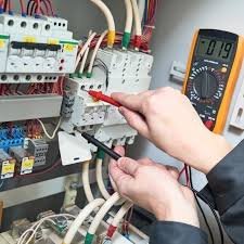 فحص أعطال الكهرباء بالرياض